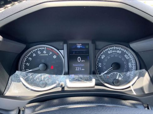 Used 2023 Toyota Tacoma TRD Off-Road AWD/4WD image 25