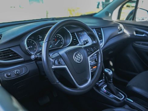 Used 2021 Buick Encore Preferred image 6