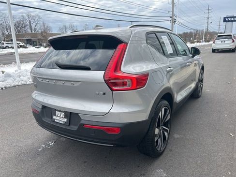 Certified 2025 Volvo XC40 B5 Plus AWD/4WD image 5