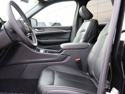 New 2026 Jeep Grand Cherokee L Limited image 24