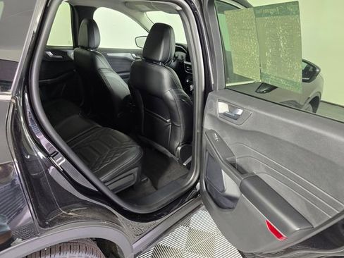 Used 2024 Ford Escape SE w/ PHEV Premium Package image 14