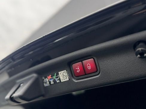 Used 2024 Mercedes-Benz C 300 4MATIC Sedan image 35