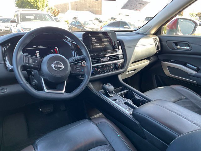 Used 2024 Nissan Pathfinder Platinum FWD image 15