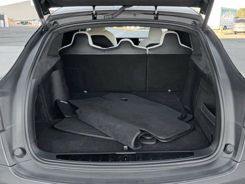 Used 2022 Tesla Model X image 11