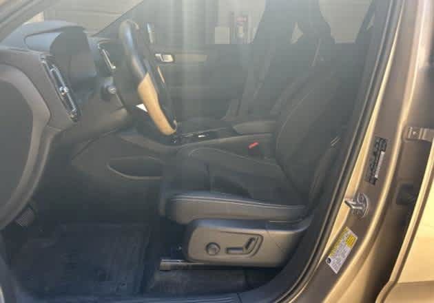 Used 2024 Volvo XC40 Recharge Ultimate w/ Protection Package Premier AWD/4WD image 2