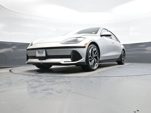 Used 2024 Hyundai Ioniq 6 SEL image 25