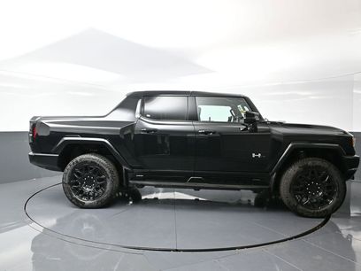 New 2025 GMC Hummer EV 2X w/ LPO, Sport Package