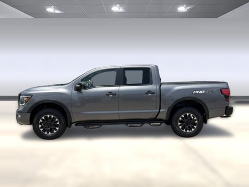 Used 2020 Nissan Titan PRO-4X w/ Pro-4x Convenience Package AWD/4WD image 2