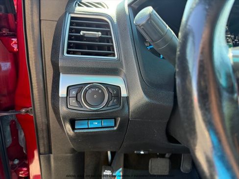Used 2016 Ford Explorer XLT AWD/4WD image 26