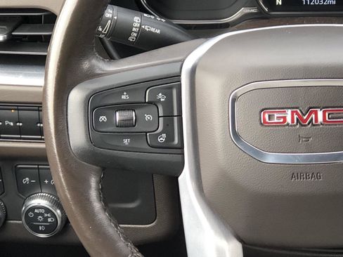Used 2021 GMC Yukon SLT w/ SLT Premium Package image 10