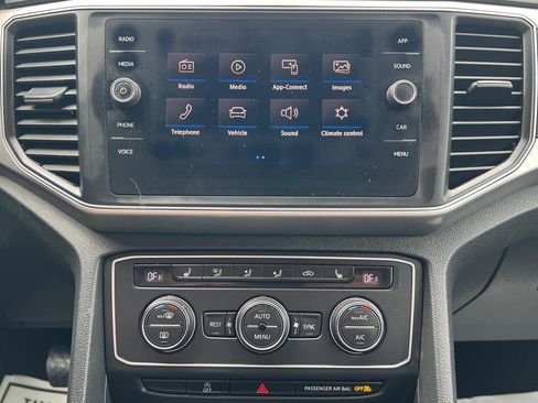 Used 2019 Volkswagen Atlas SE w/ Towing Package AWD/4WD image 24
