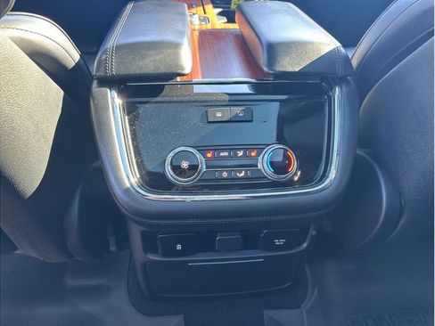 Used 2019 Lincoln Navigator L Reserve image 19