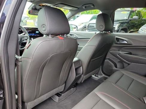 Used 2026 Chevrolet Trax RS FWD image 19