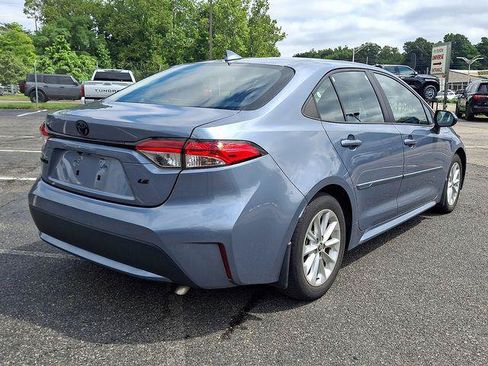 Certified 2021 Toyota Corolla LE w/ LE Convenience Package FWD image 4