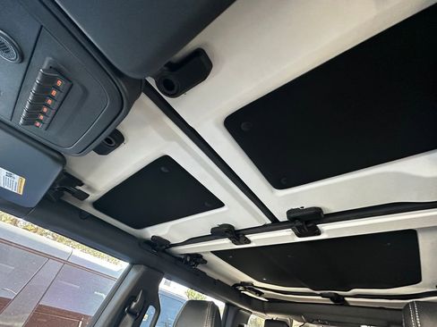 New 2025 Ford Bronco Badlands image 77