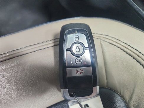 Used 2022 Ford Bronco Wildtrak image 34