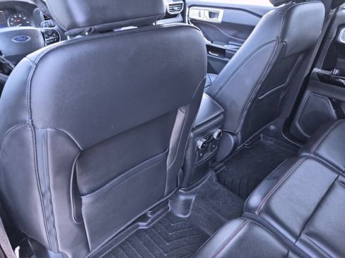 Used 2023 Ford Explorer ST-Line AWD/4WD image 18