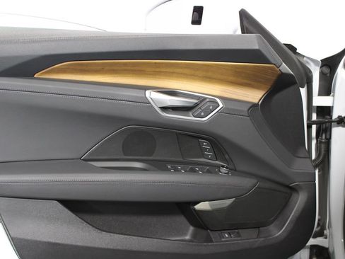 Used 2023 Audi e-tron GT Premium Plus image 8