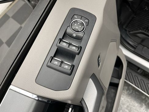 Used 2016 Ford F150 XLT w/ Equipment Group 302A Luxury image 8