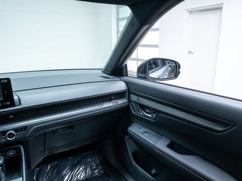 Used 2025 Honda CR-V Sport-L image 9