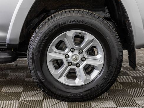 Used 2016 Toyota 4Runner SR5 AWD/4WD image 49