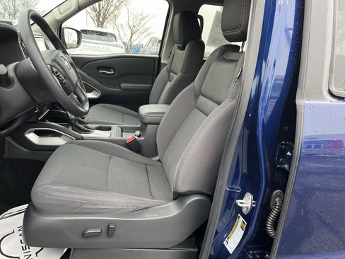 Used 2023 Nissan Frontier SV image 13