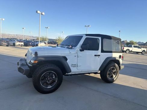 Used 2018 Jeep Wrangler Sport AWD/4WD image 8