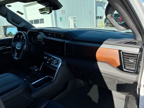 Used 2023 GMC Sierra 1500 Denali w/ Technology Package AWD/4WD image 29