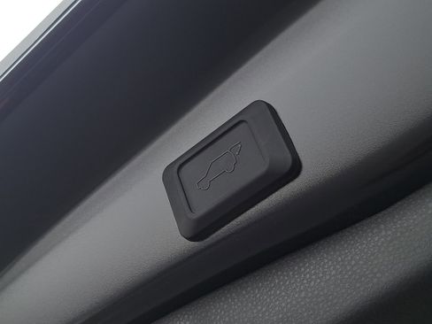 New 2025 Toyota RAV4 XLE Premium image 12