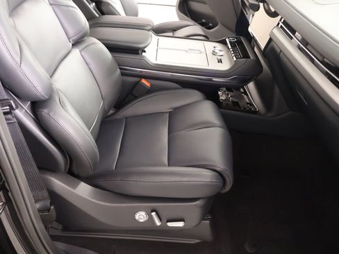 New 2026 Lincoln Navigator Premiere AWD/4WD image 14