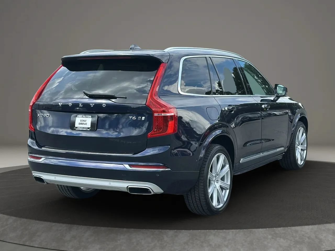 Used 2017 Volvo XC90 T6 Inscription w/ Vision Package AWD/4WD image 13