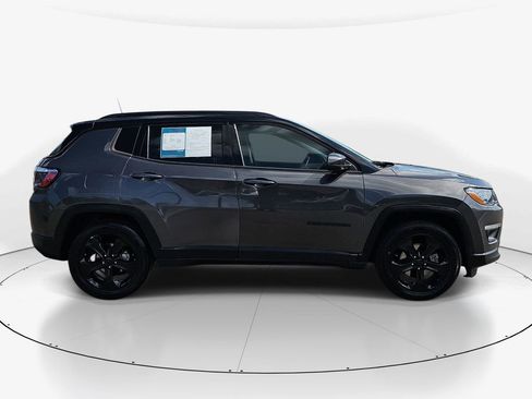 Used 2021 Jeep Compass Latitude FWD image 5