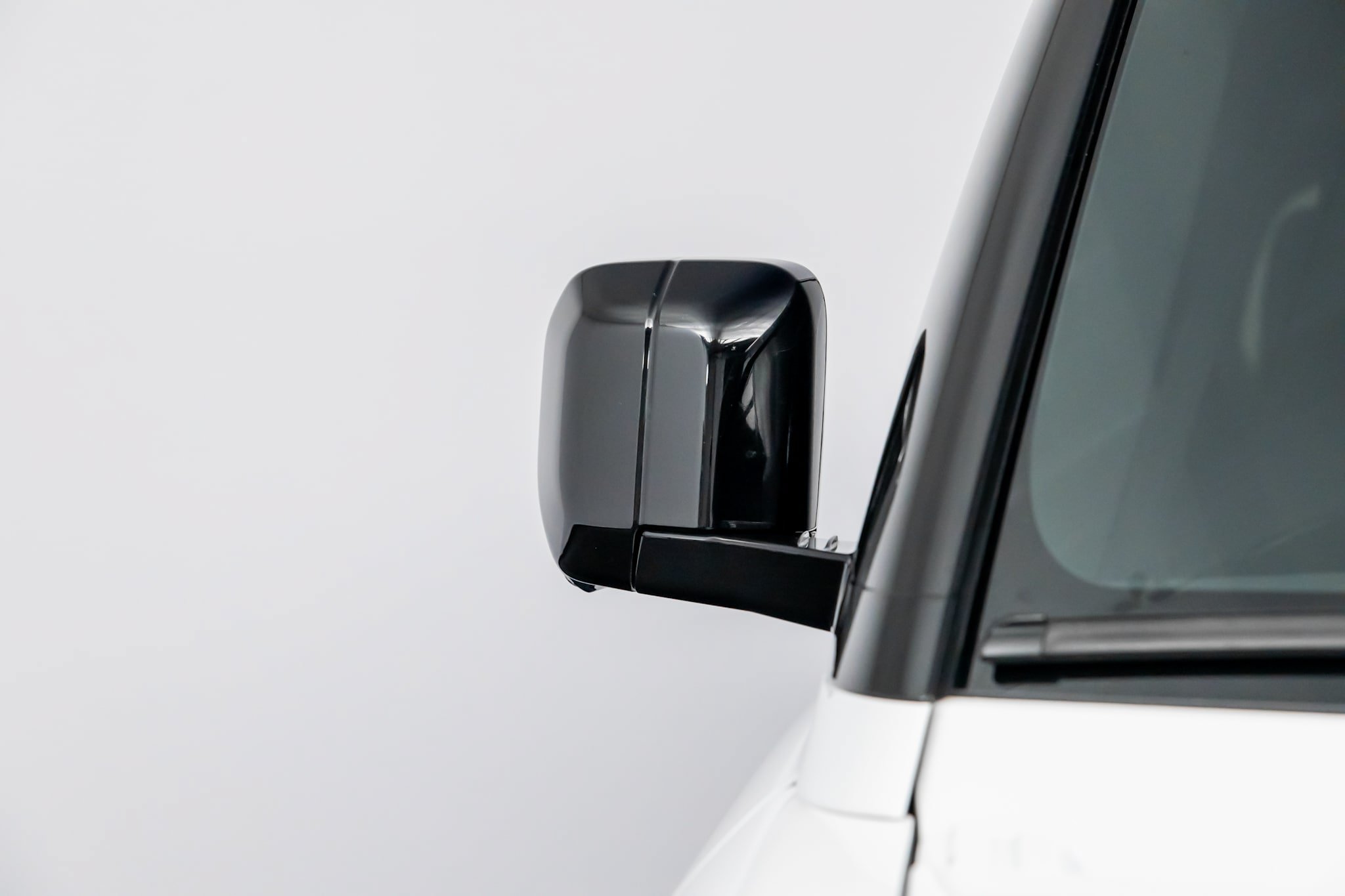 Used 2023 Land Rover Defender 110 X-Dynamic SE AWD/4WD image 6