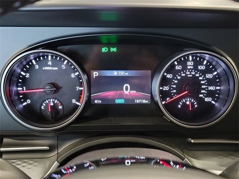 Used 2024 Kia Carnival LX image 7