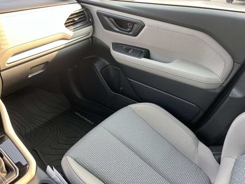Certified 2025 Subaru Forester Premium AWD/4WD image 13