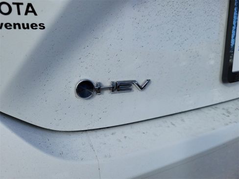 Used 2025 Toyota Camry SE image 15