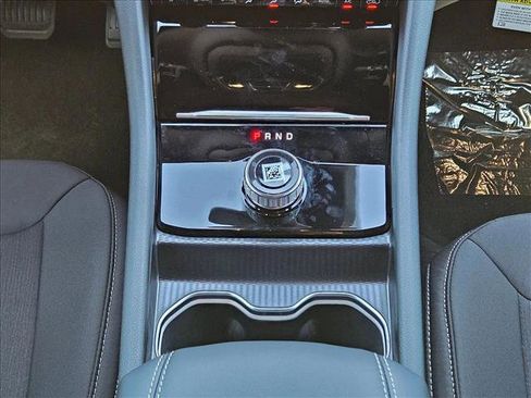 New 2025 Jeep Grand Cherokee Laredo image 12