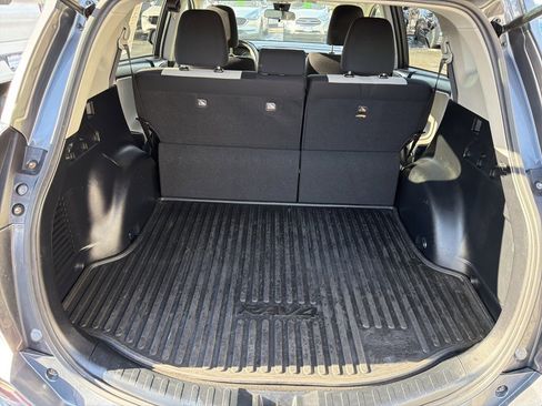 Used 2018 Toyota RAV4 XLE image 16