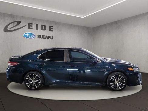 Used 2018 Toyota Camry SE FWD image 5