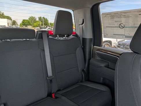 New 2026 GMC Sierra 3500 SLE w/ SLE Convenience Package AWD/4WD image 14