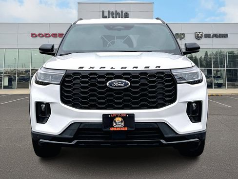 Used 2025 Ford Explorer ST-Line image 6