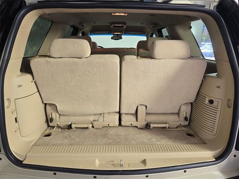 Used 2008 GMC Yukon SLE w/ Exterior Appearance Package image 17
