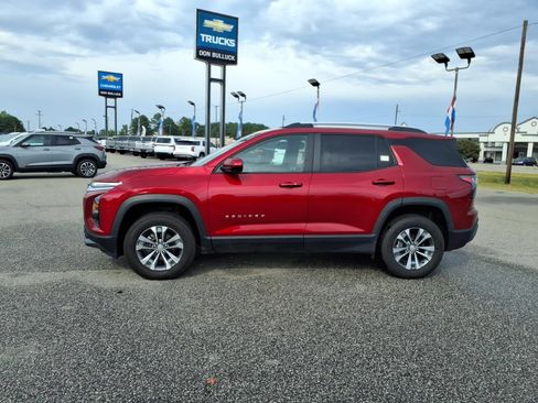 Used 2025 Chevrolet Equinox LT w/ Convenience Package II FWD image 2