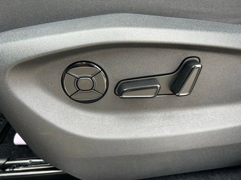 New 2026 Volkswagen Tiguan SE R-Line image 26