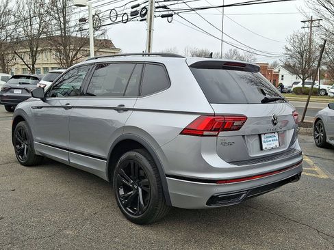 Used 2023 Volkswagen Tiguan SE R-Line image 4