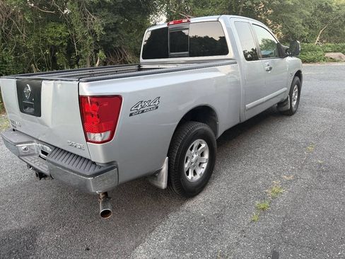 Used 2004 Nissan Titan SE AWD/4WD image 4