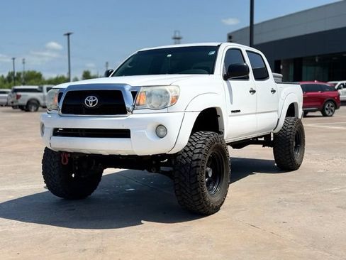 Used 2011 Toyota Tacoma PreRunner w/ SR5 Pkg #2 RWD image 4