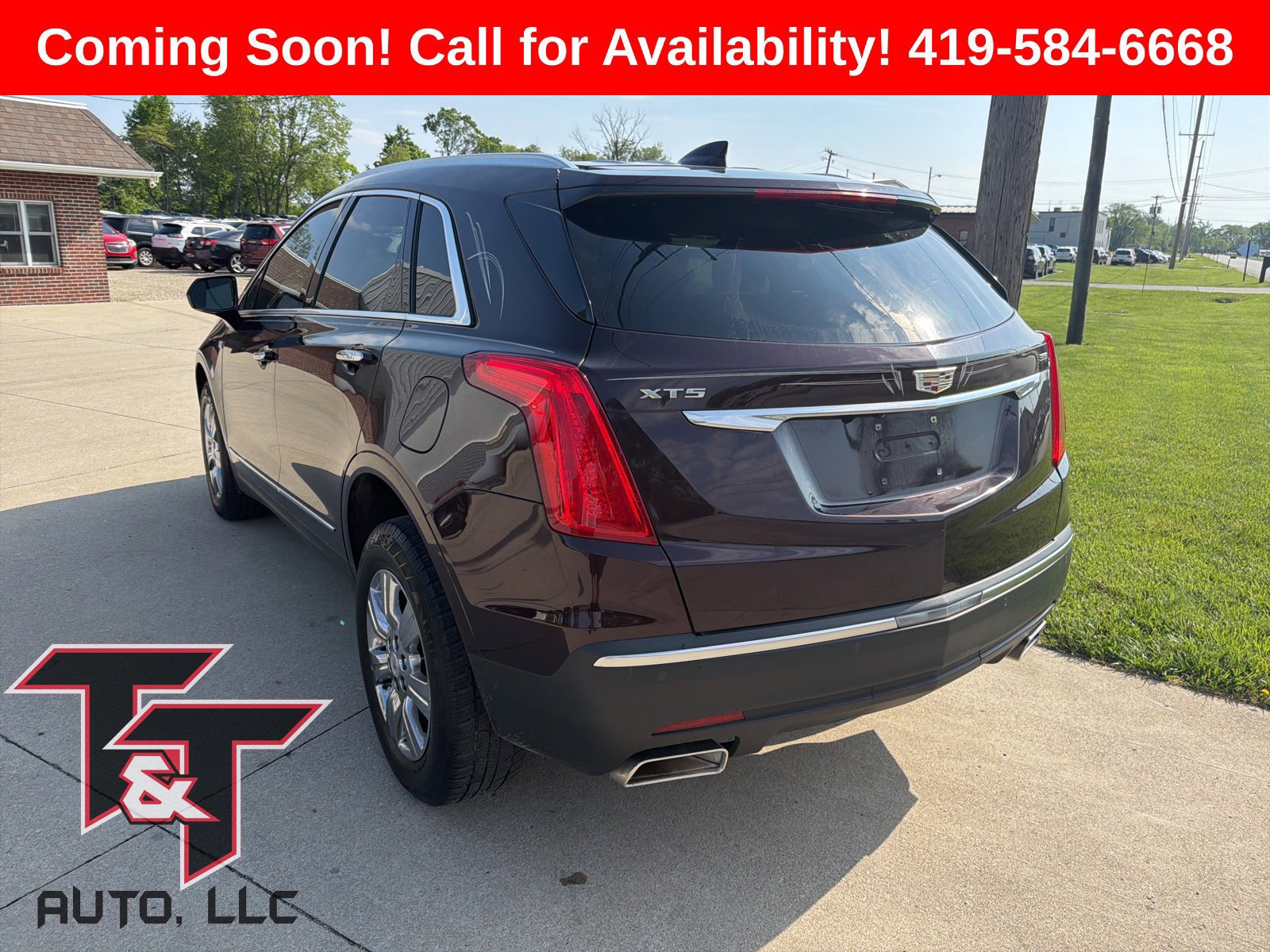 Used 2017 Cadillac XT5 Luxury w/ Driver Awareness Package FWD image 3