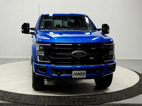 Used 2021 Ford F250 Lariat image 2