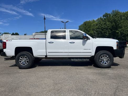 Used 2018 Chevrolet Silverado 2500 LTZ w/ Duramax Plus Package AWD/4WD image 5